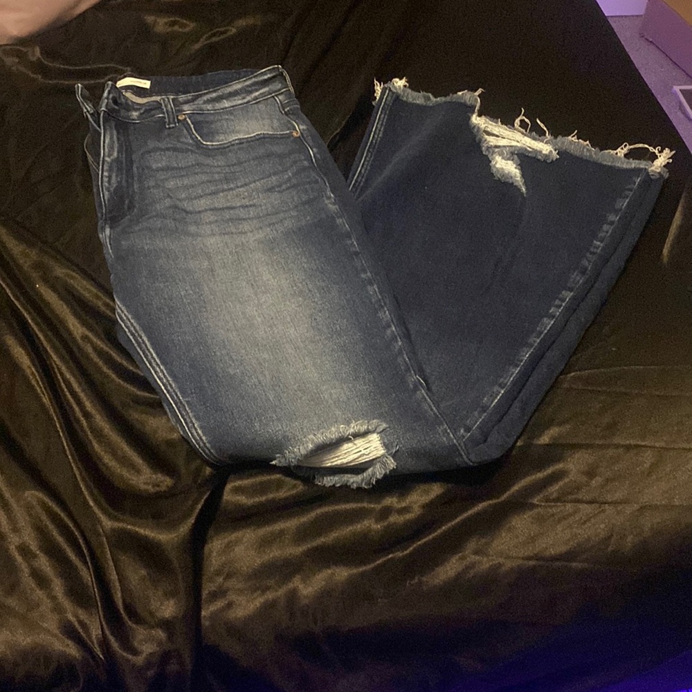 Size 31 x 33 KanCan jeans only worn once and they were a little long